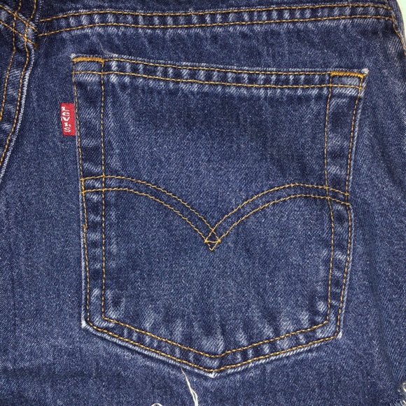 Vintage Levi’s Denim Shorts - Picture 4 of 4